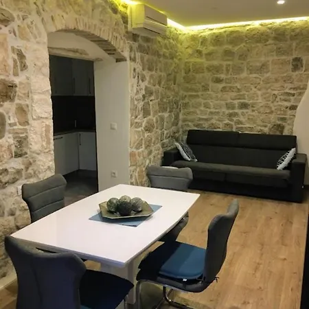 Apartment Old Town Ivo Makarska